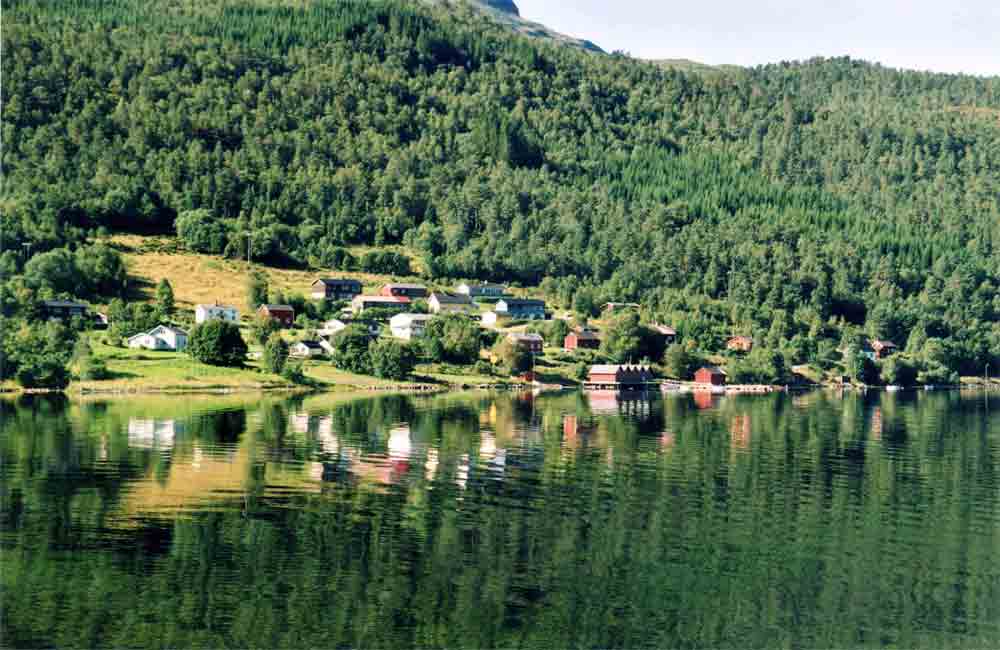 Noruega 043 - paisaje - 2001.jpg